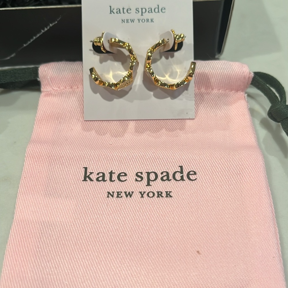 New kate spade Take Heart Huggies - Picture 9 of 9